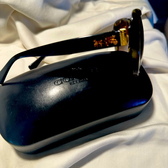 Coach sunglasses - Picture 2 of 9